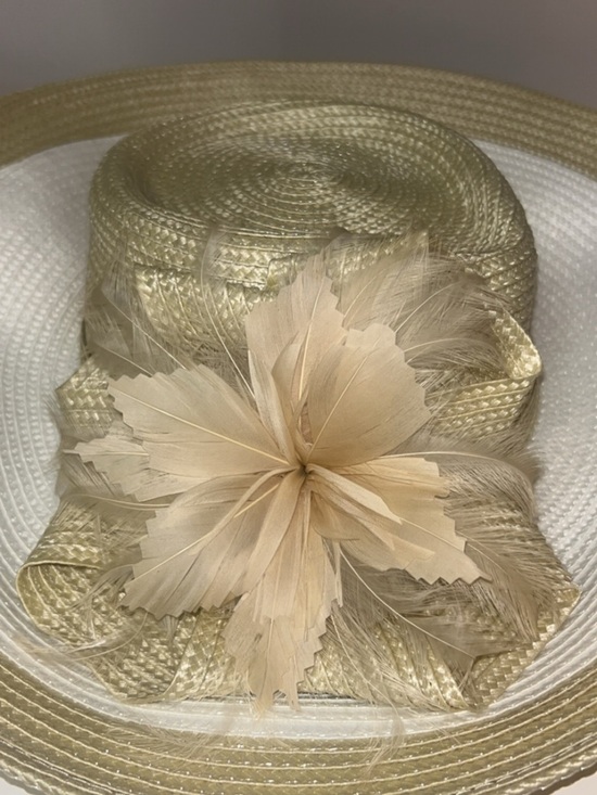 NWOT August Hat Company Wide Brim Straw Hat Beige Gold Church Derby Wedding main image 4